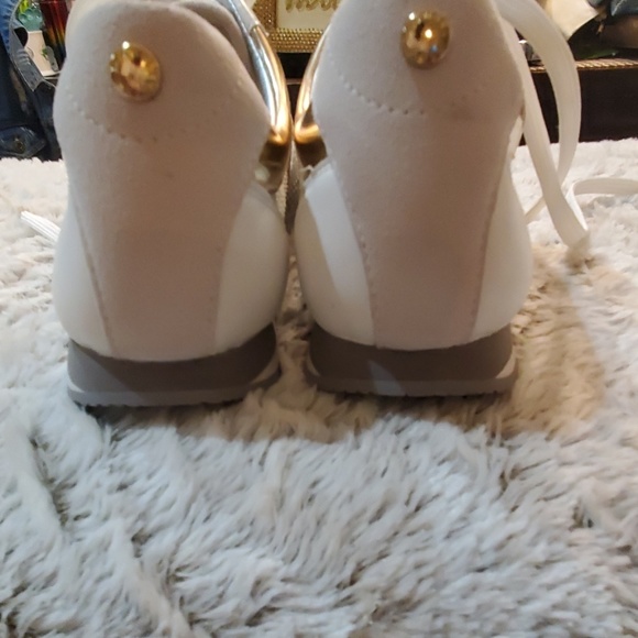 SOLD MICHAEL Michael Kors Sneakers - Picture 2 of 8